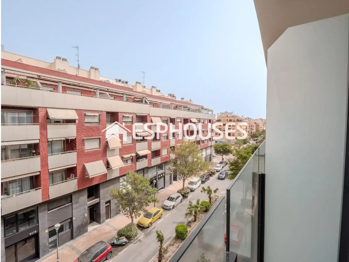 Vista exterior de Piso en venta en Alicante / Alacant con Trastero, Balcón y Piscina comunitaria