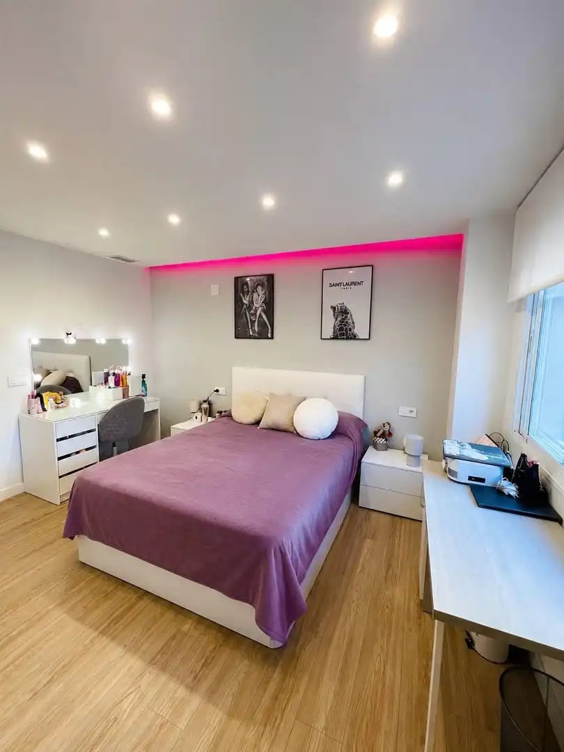Habitación de Piso en venta en Alicante / Alacant con Aire acondicionado, Calefacción y Jardín privado