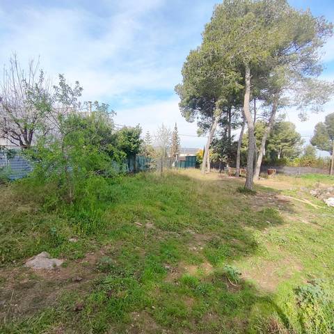 Terreno residencial en Venta en Carrer Jaume Llorens Vidal en Corbera de Llobregat