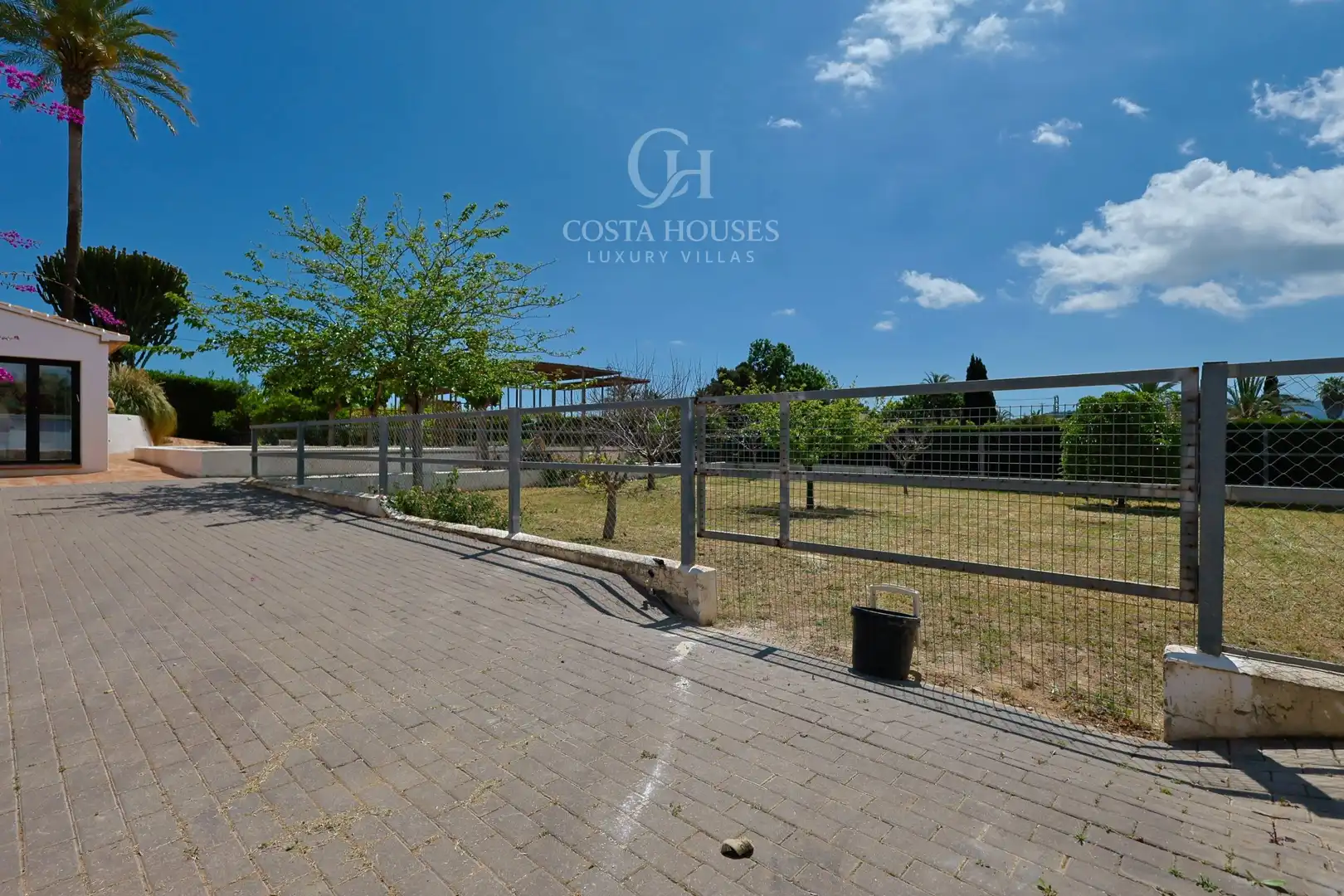 Houses for sale in Jávea / Xàbia  with Air Conditioner, Private garden and Terrace