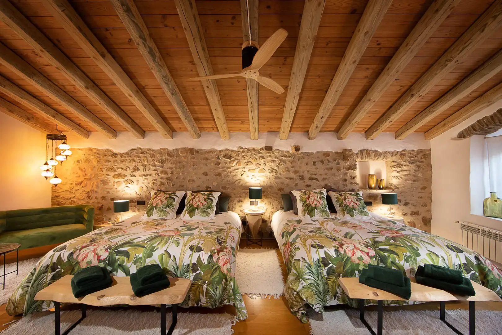 Habitación de Finca rústica en venta en Cistella con Aire acondicionado, Calefacción y Jardín privado