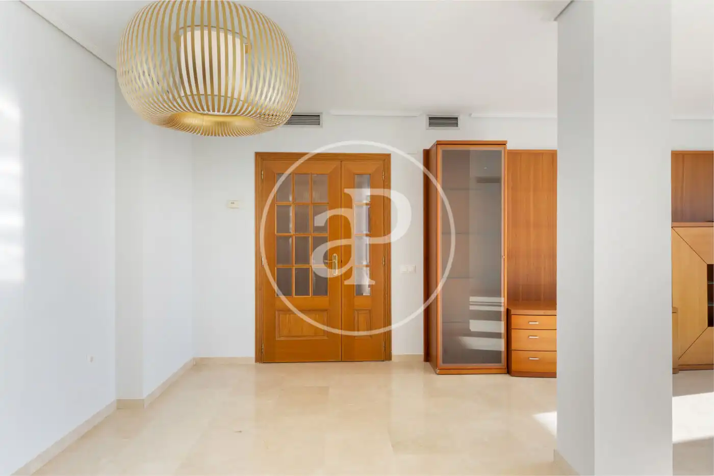 Flat for sale in Valencia  with Air Conditioner, Heating and Private garden