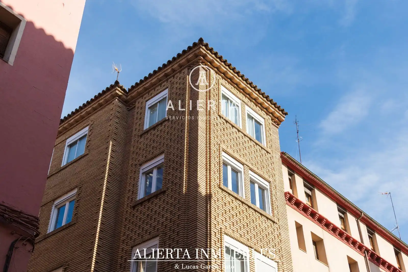 Exterior view of Flat for sale in Zaragoza  with Heating