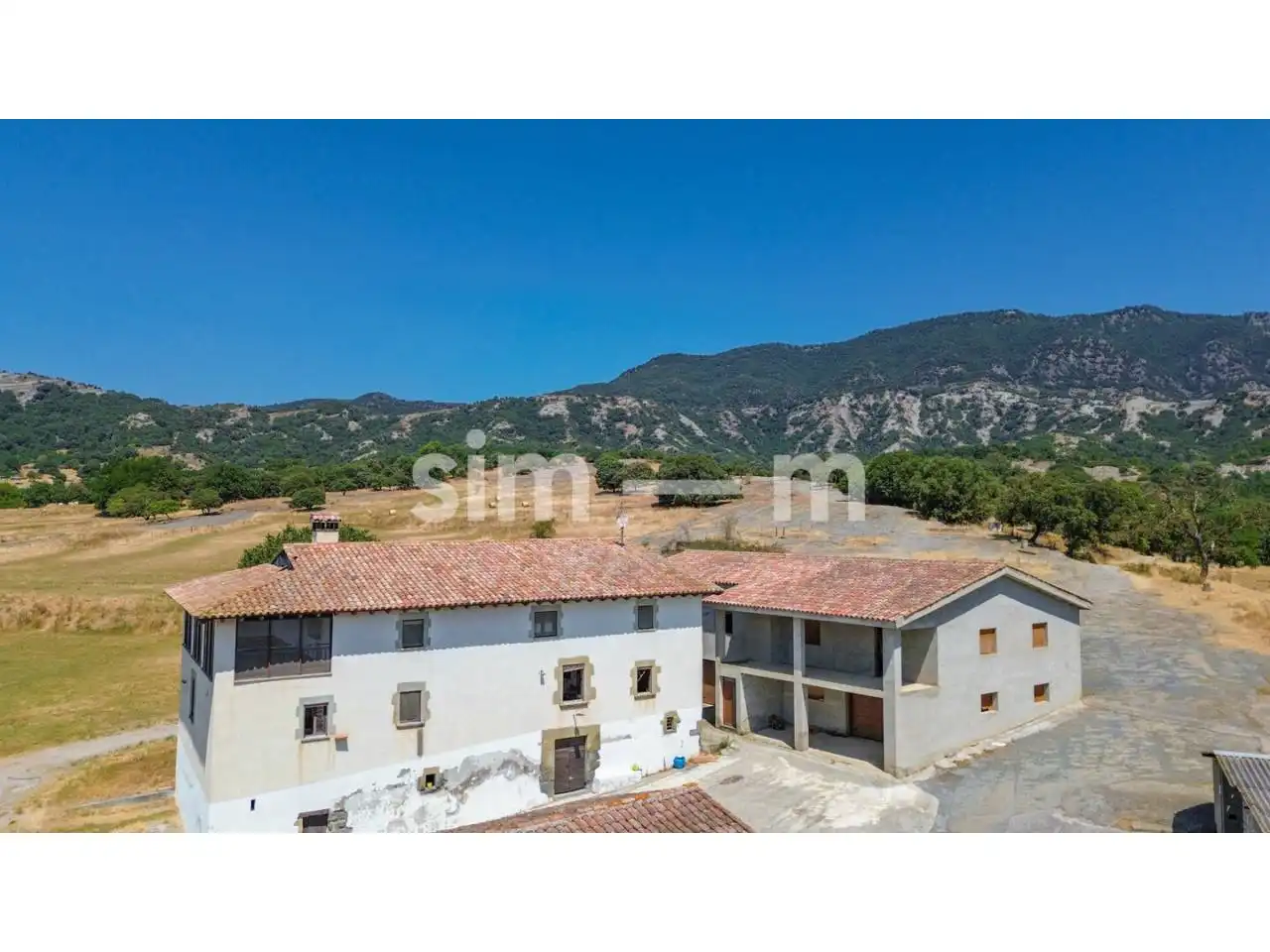 Vista exterior de Finca rústica en venda en Sant Pere de Torelló amb Jardí privat i Terrassa