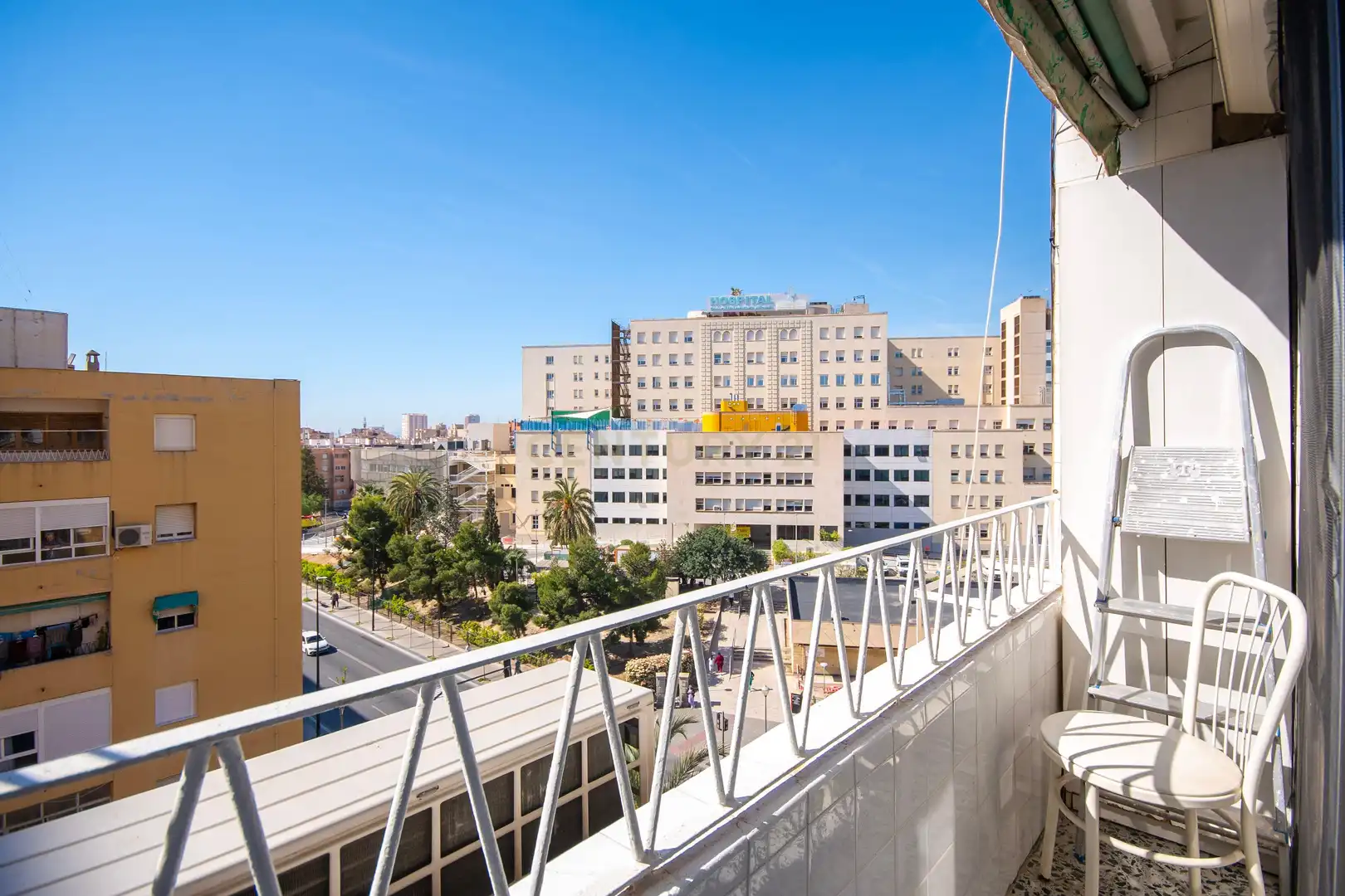 Balcony of Flat for sale in Alicante / Alacant  with Air Conditioner, Oven and Washing machine