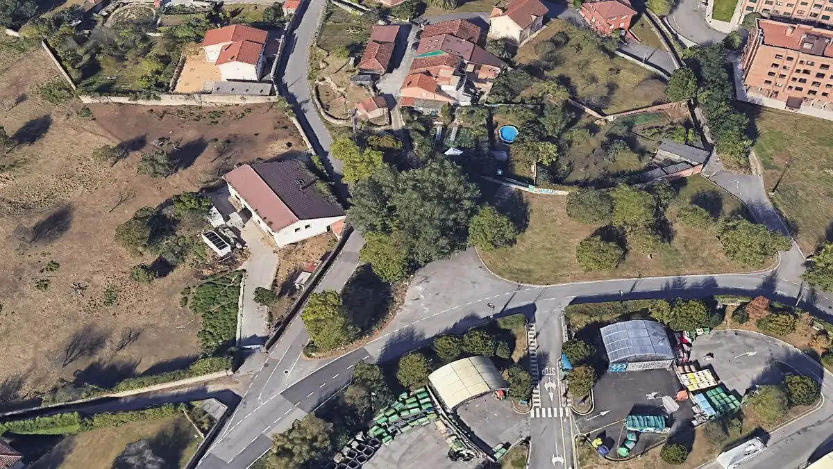 Lands and plots for sale in LA NOZALEDA, PARROQUIA DE ROCES, imagen 3