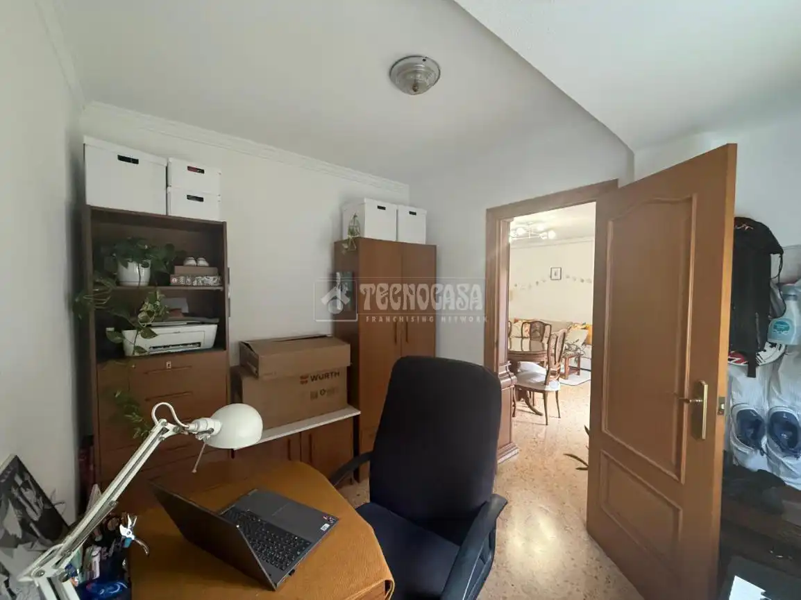 Wohnung zum Verkauf in Mislata mit Klimaanlage und Balkon