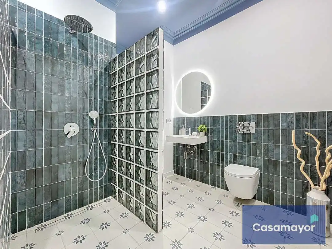 Badezimmer von Wohnung zum Verkauf in Alicante / Alacant mit Klimaanlage, Heizung und Balkon