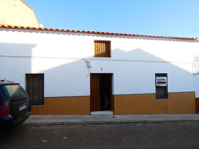 Casa-chalet en Venta en Maguilla