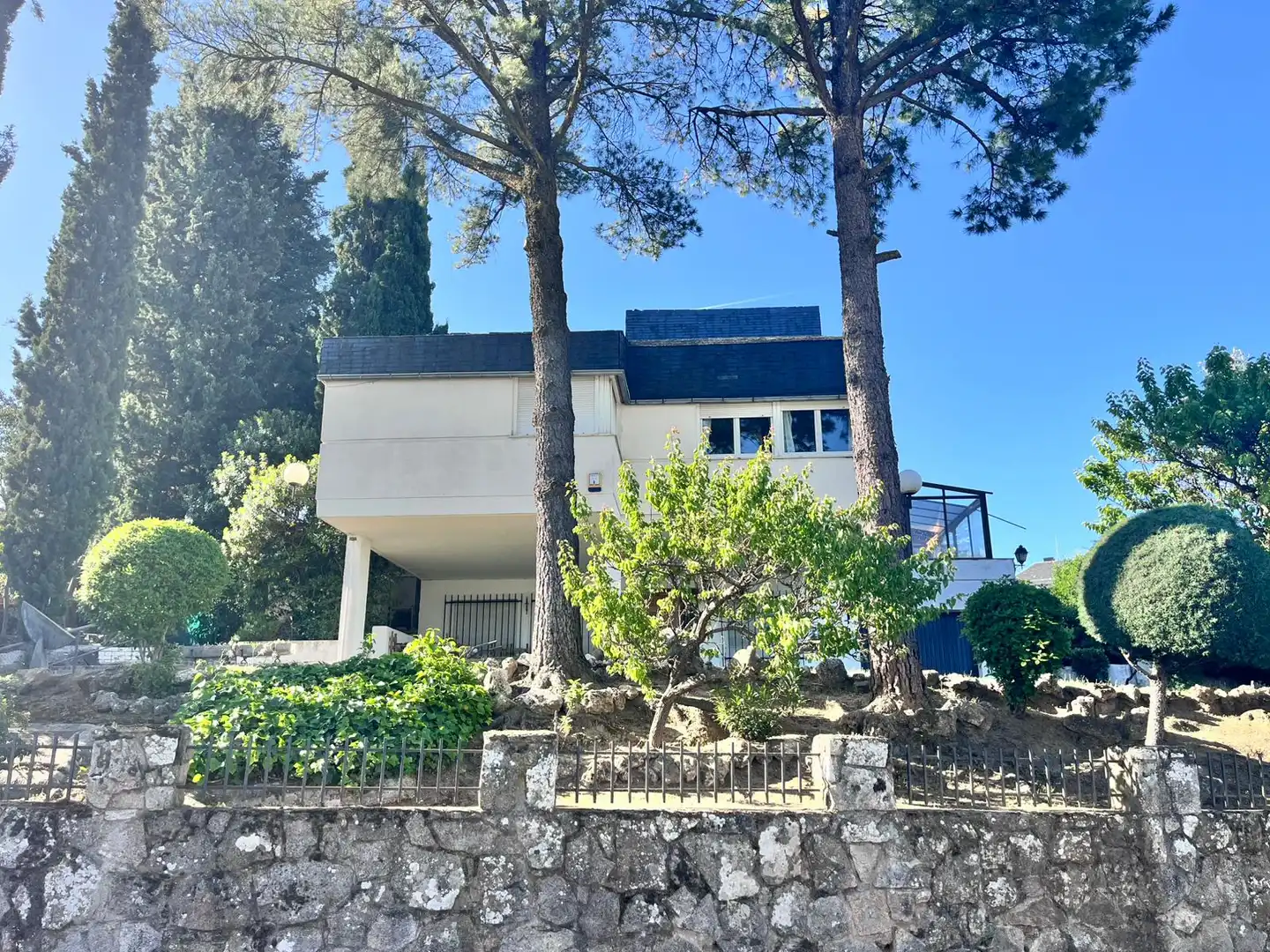 Vista exterior de Casa o chalet en venta en Las Rozas de Madrid con Calefacción, Jardín privado y Terraza