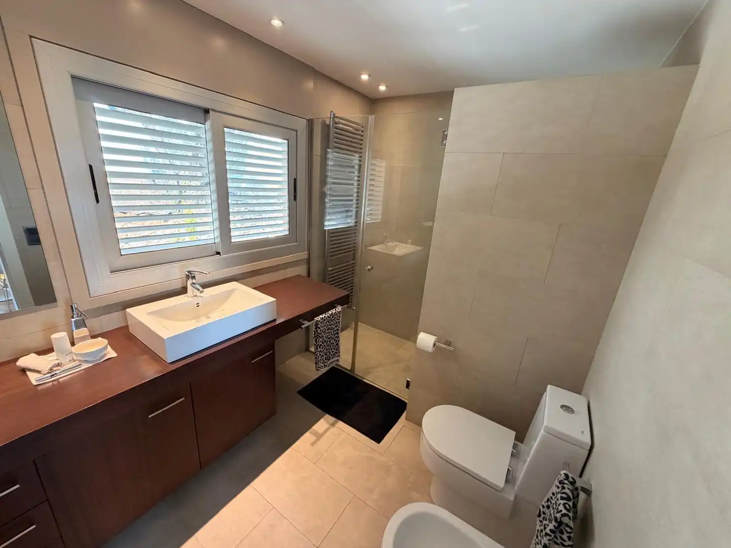 Bathroom of Houses for sale in Castellar del Vallès  with Air Conditioner, Heating and Private garden