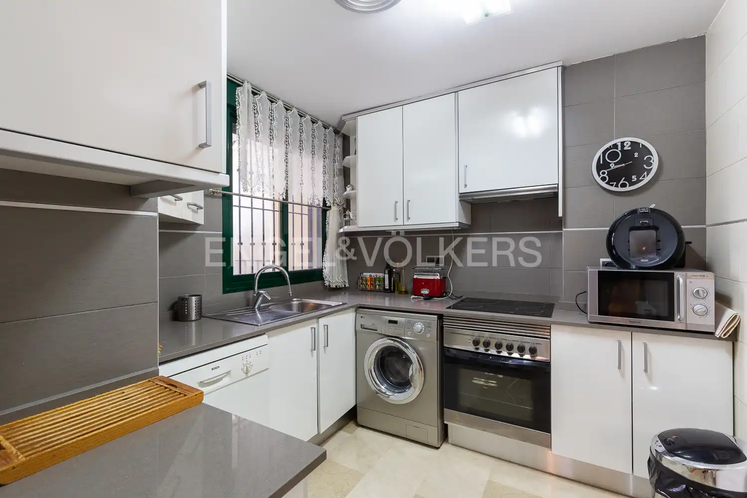 Cocina de Casa adosada en venta en Valencia con Aire acondicionado, Calefacción y Jardín privado