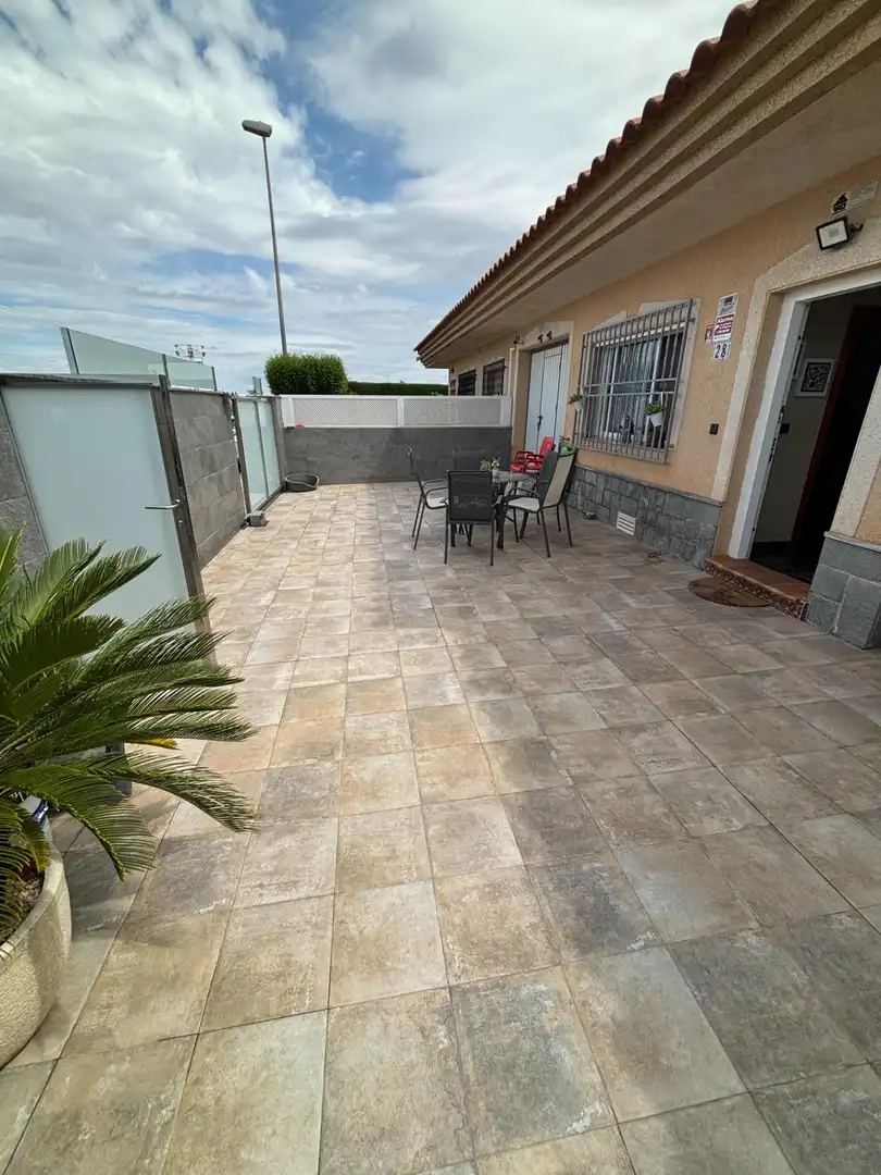 Casa adosada en venta en Calle MARIA DE ZAYAS-B SANTIAGO, 28, Miranda