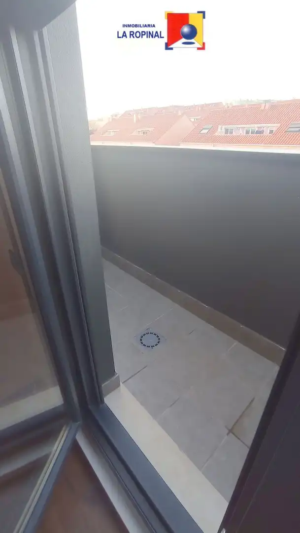 Bany de Àtic de lloguer en Salamanca amb Calefacció, Jardí privat i Terrassa