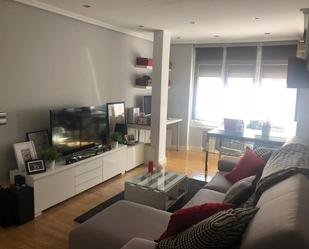 Living room of Flat for sale in  Madrid Capital  with Air Conditioner, Parquet flooring and Community pool