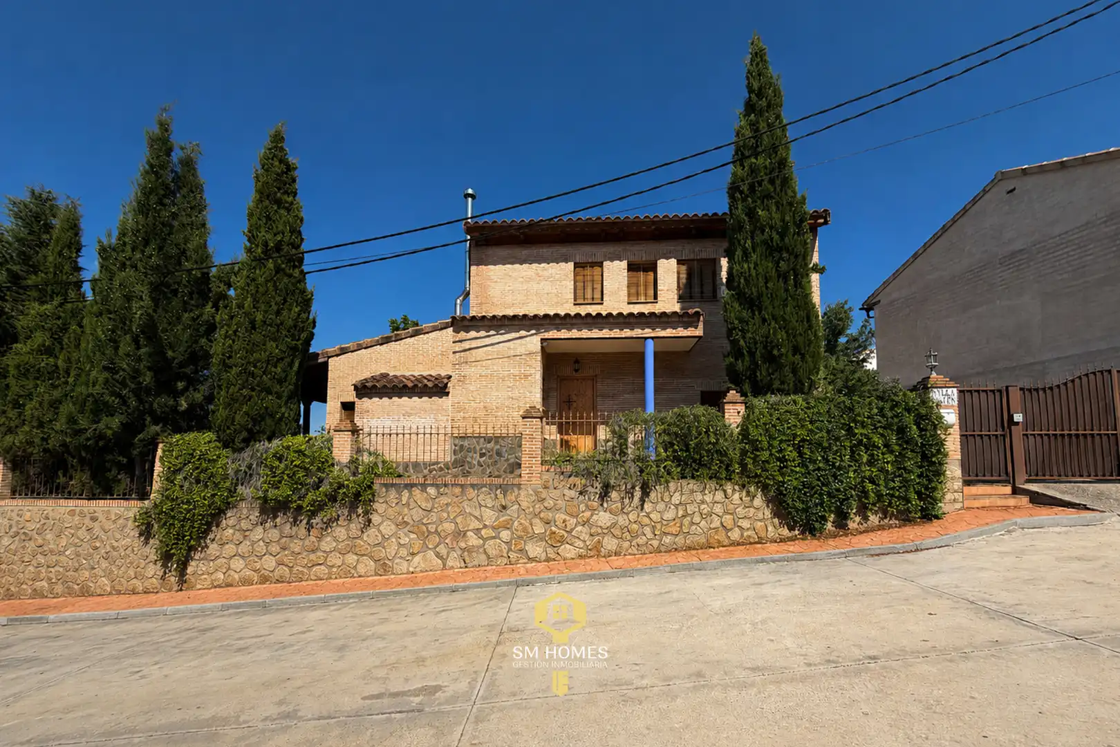 Chalet con piscina en venta en Camino Viejo Robledo, imagen 2