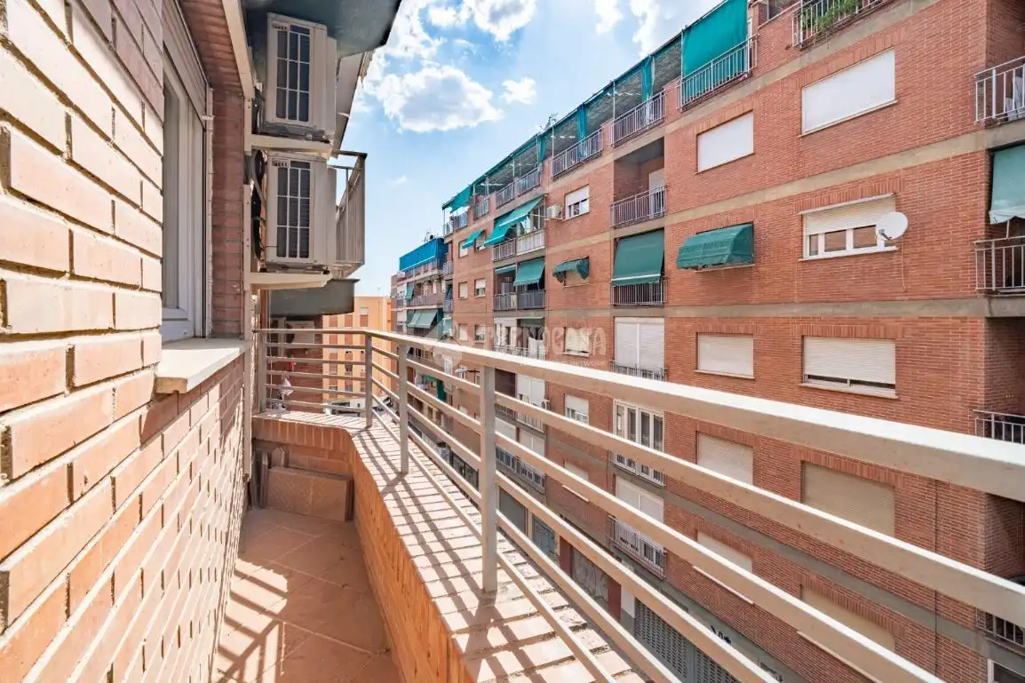 Außenansicht von Wohnung zum Verkauf in Granada