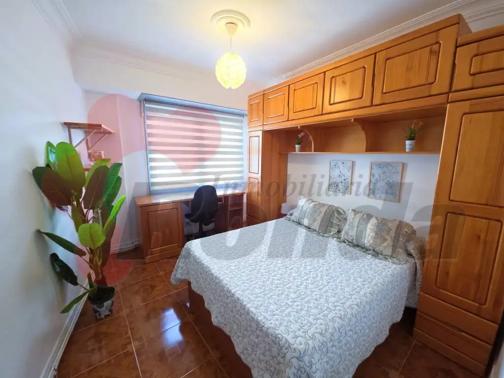 Schlafzimmer von Wohnungen zur Miete in Lugo mit Möbliert