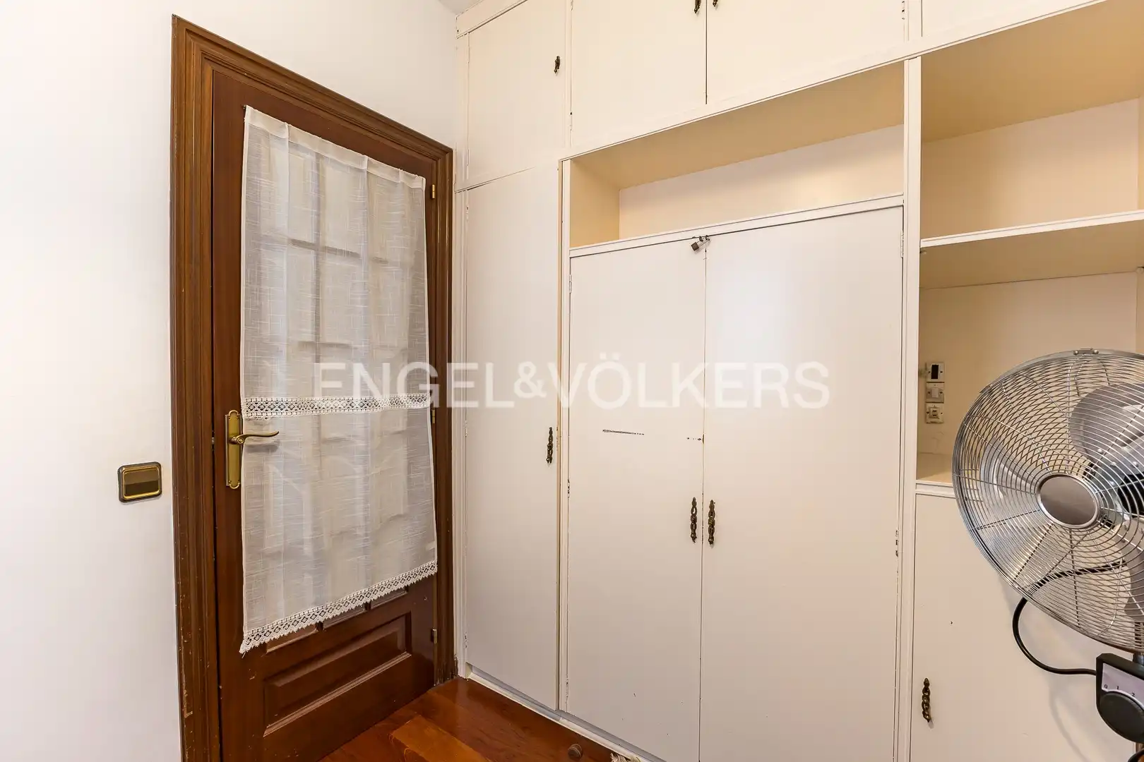 Flat for sale in Barcelona  with Air Conditioner, Heating and Parquet flooring