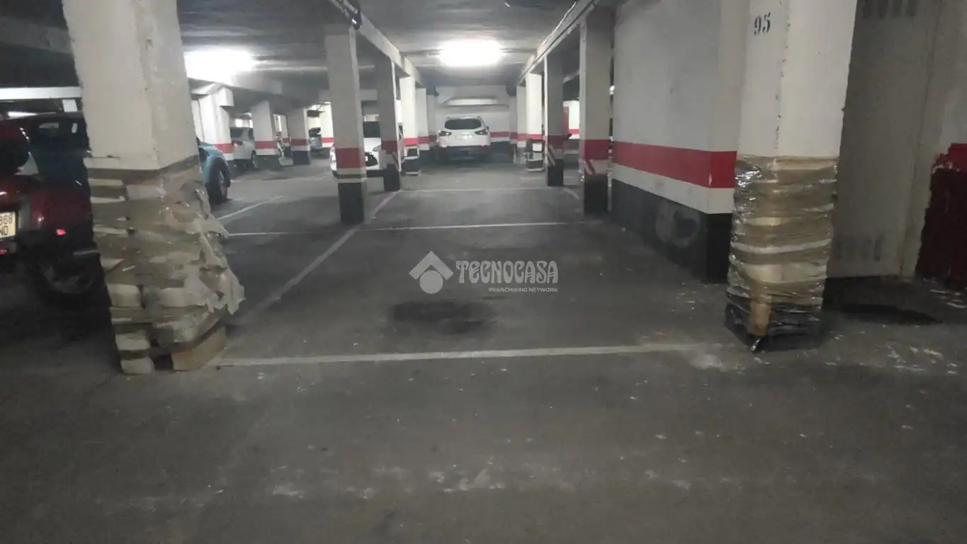 Aparcament de Pis en venda en Zaragoza amb Terrassa