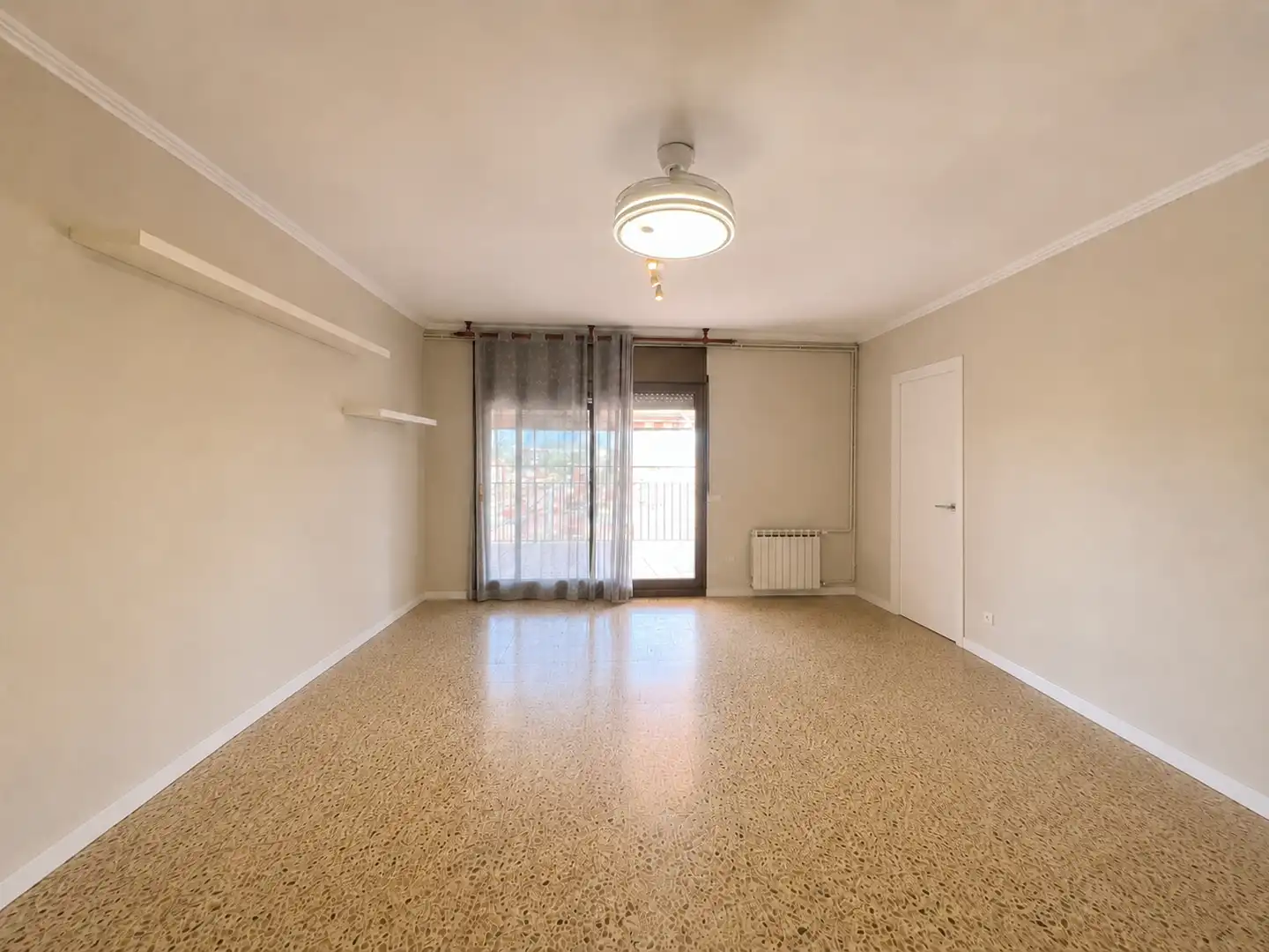 Piso en venta en Rubí con Calefacción, Terraza y Amueblado