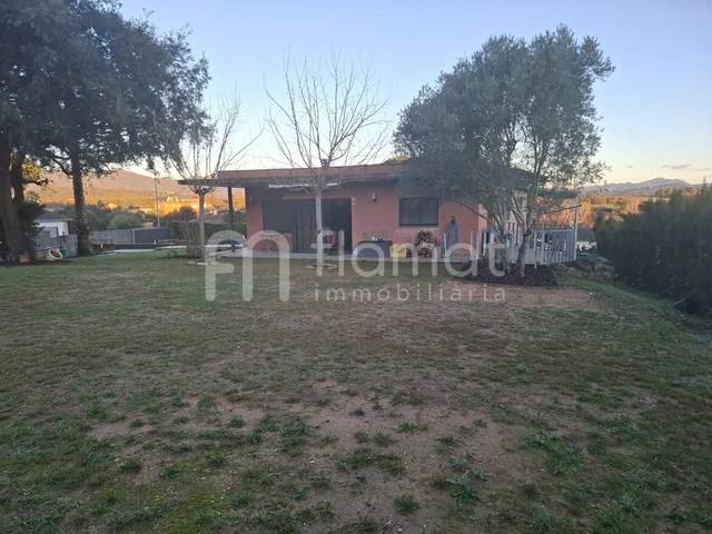 Casa-chalet en Venta en Carrer Llebeig en Vilobí d'Onyar