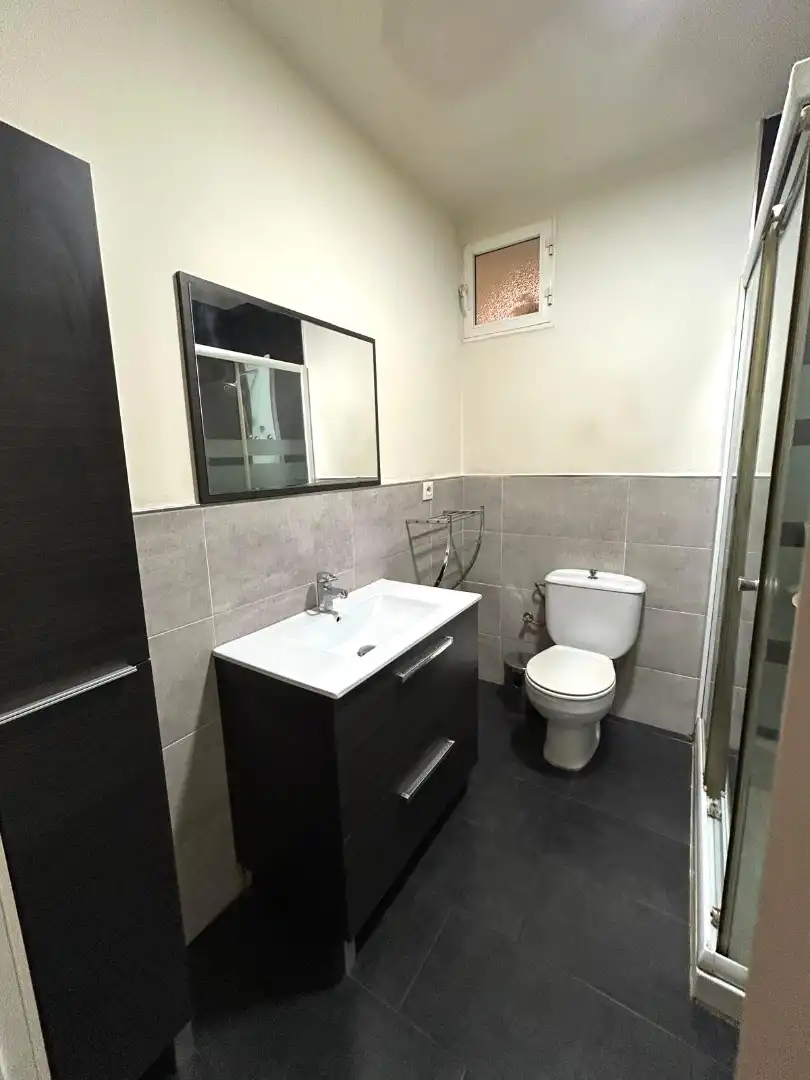 Bathroom of Flat for sale in Alcalá de Guadaira  with Air Conditioner, Heating and Terrace