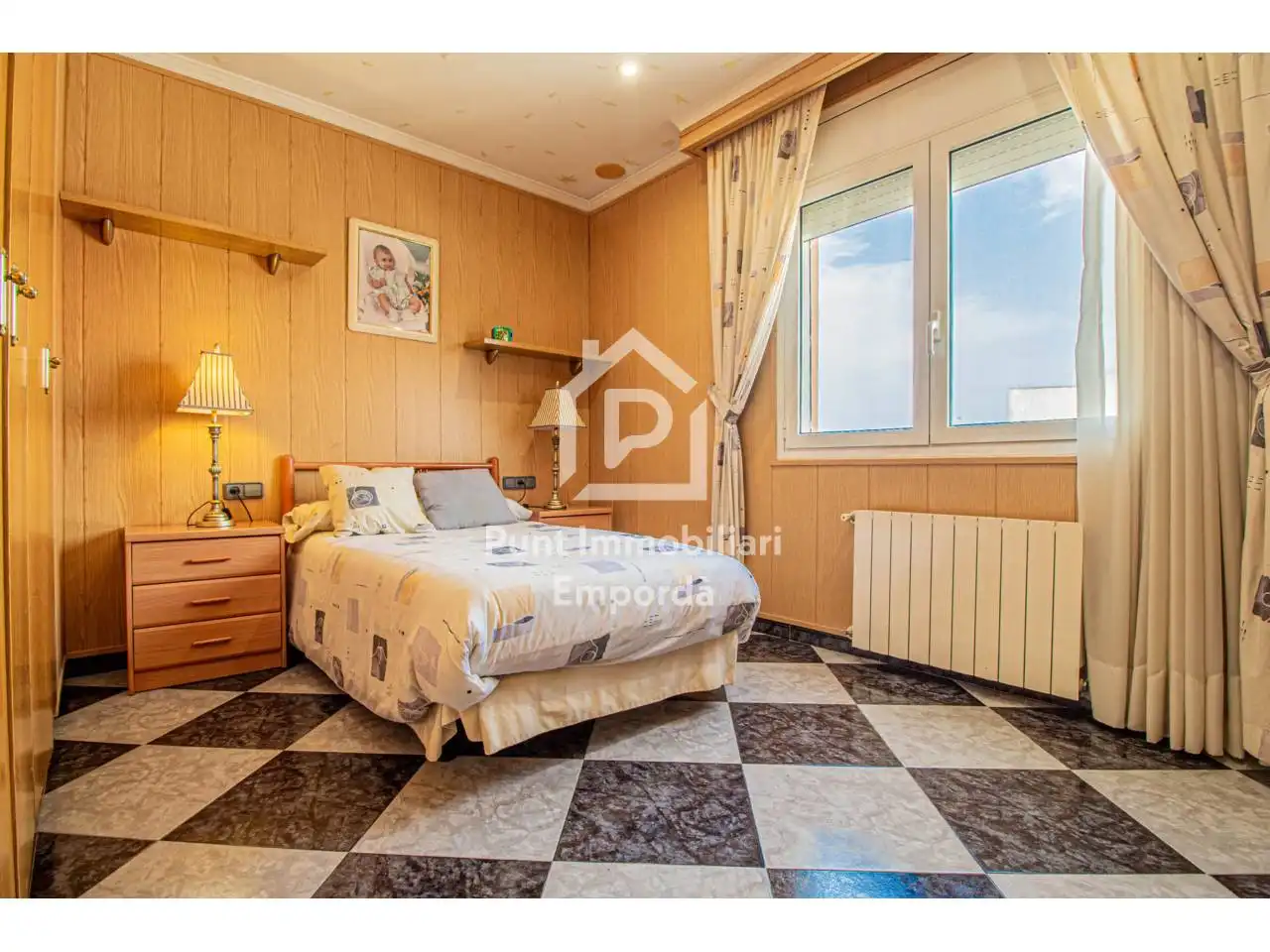 Habitación de Dúplex en venta en Figueres con Terraza