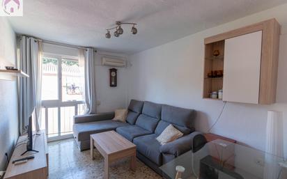 Living room of Flat for sale in  Granada Capital  with Air Conditioner