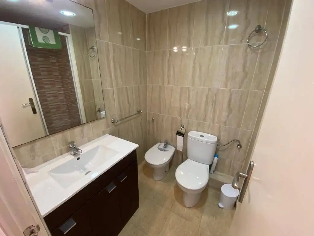 Bany de Apartament de lloguer en El Puig de Santa Maria amb Aire condicionat, Moblat i Piscina comunitària