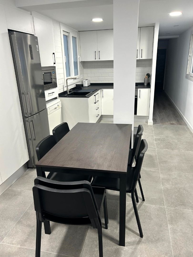 Kitchen of Flat to share in  Valencia Capital  with Furnished, Oven and Washing machine