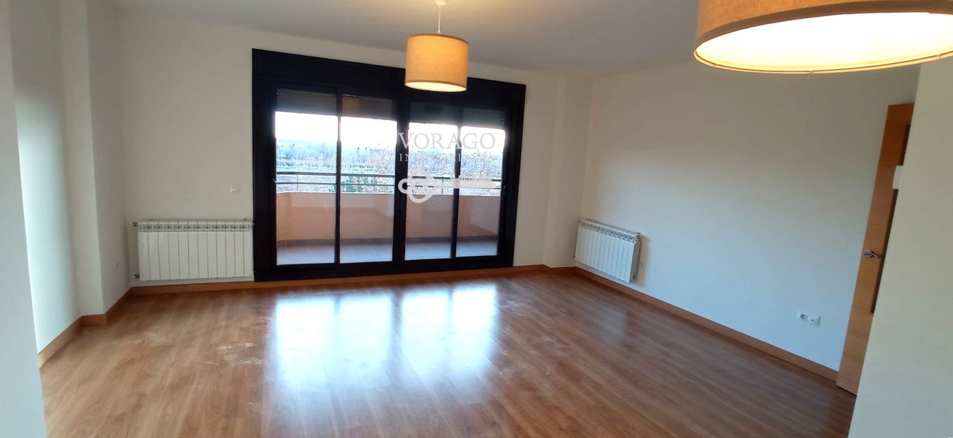 Dormitori de Pis de lloguer en Alcalá de Henares amb Calefacció, Terrassa i Traster