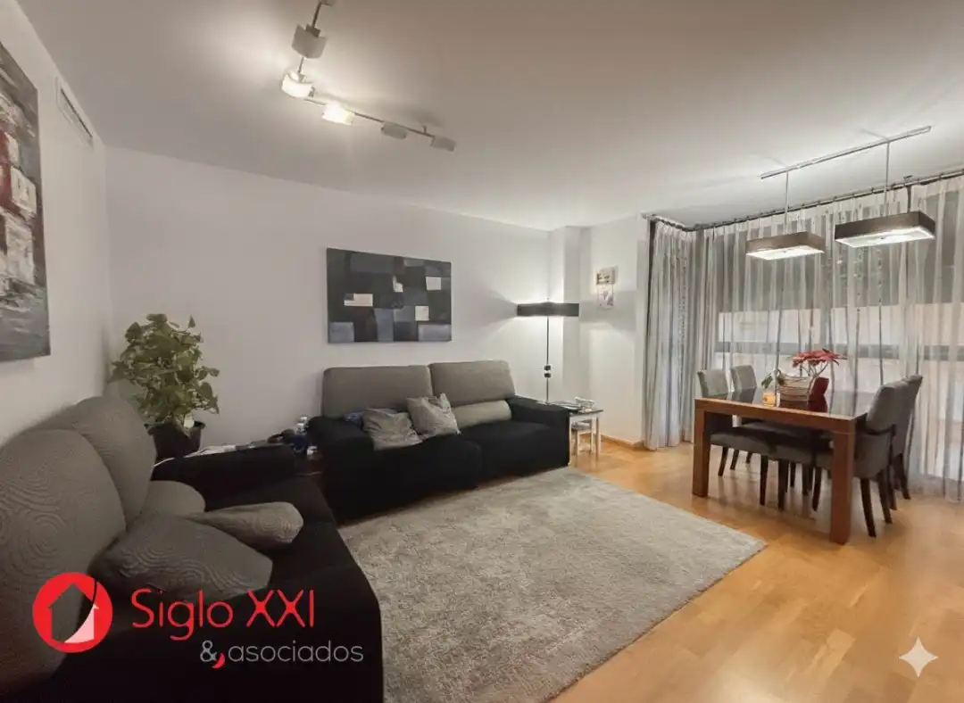Flat with lift for sale in El Pilar