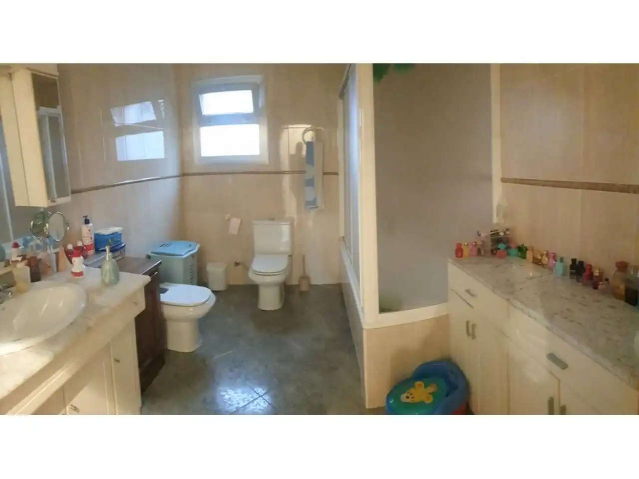 Baño de Casa o chalet en venta en Rubí con Jardín privado, Terraza y Piscina