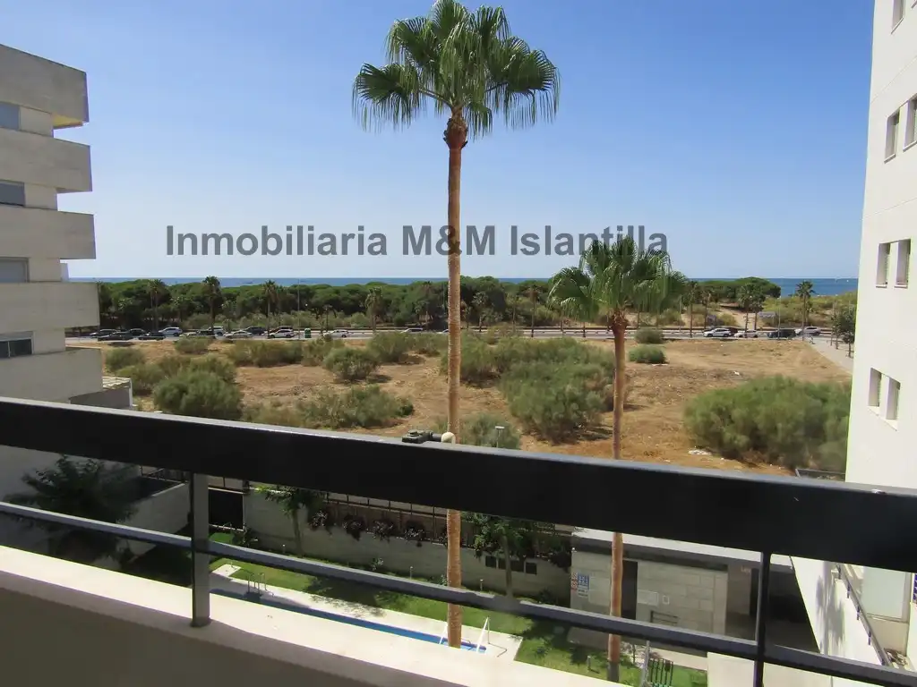 Piso en venta en Isla Cristina con Terraza, Horno y Lavadora