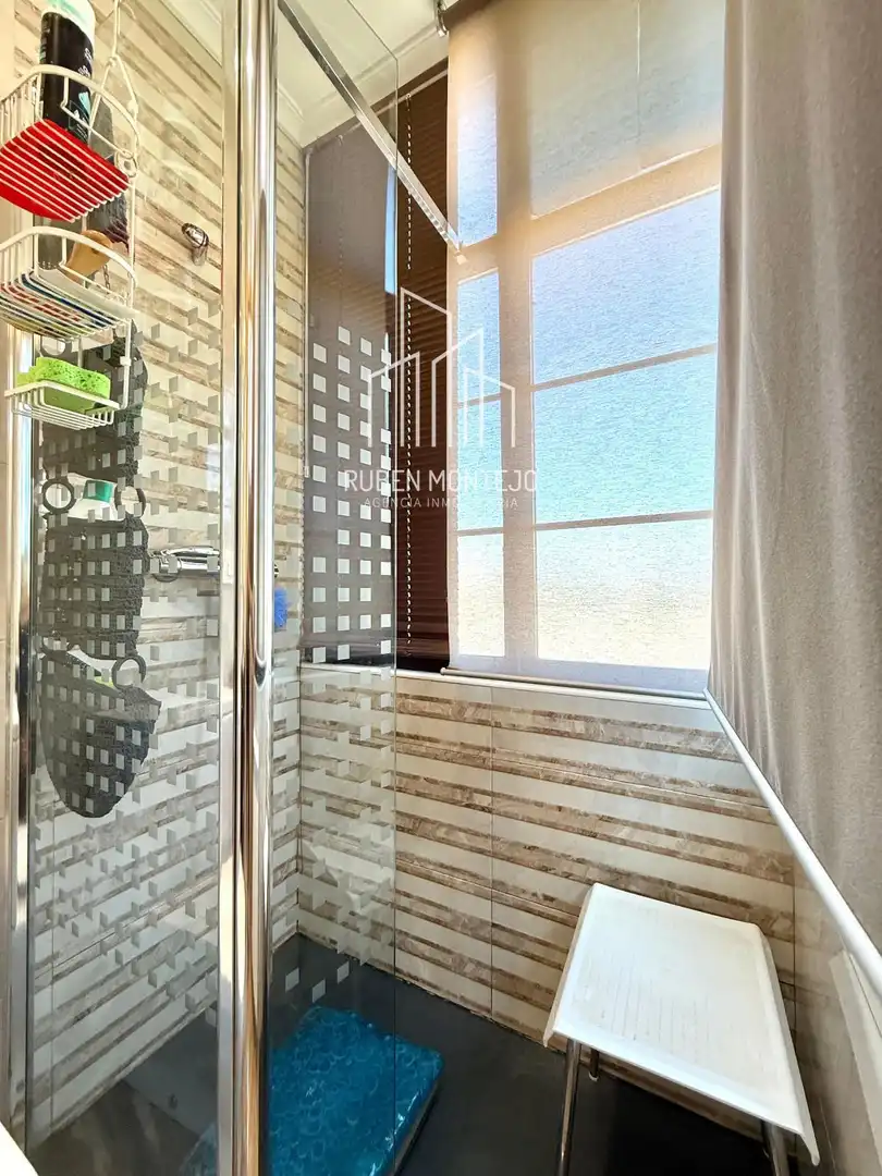 Badezimmer von Einfamilien-Reihenhaus zur Miete in Salamanca mit Heizung, Terrasse und Abstellraum