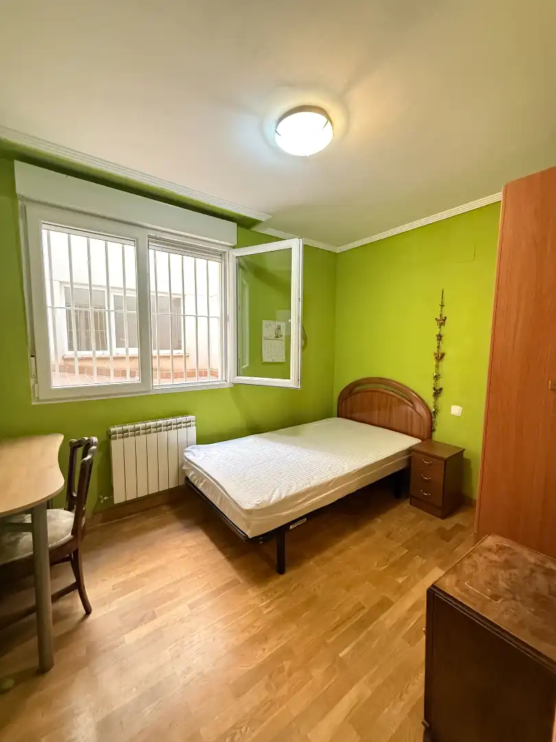 Habitación de Piso en venta en Palencia con Calefacción, Parquet y Trastero