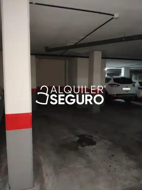 Parkplatz von Wohnung zur Miete in Madrid mit Heizung, Schwimmbad und Möbliert