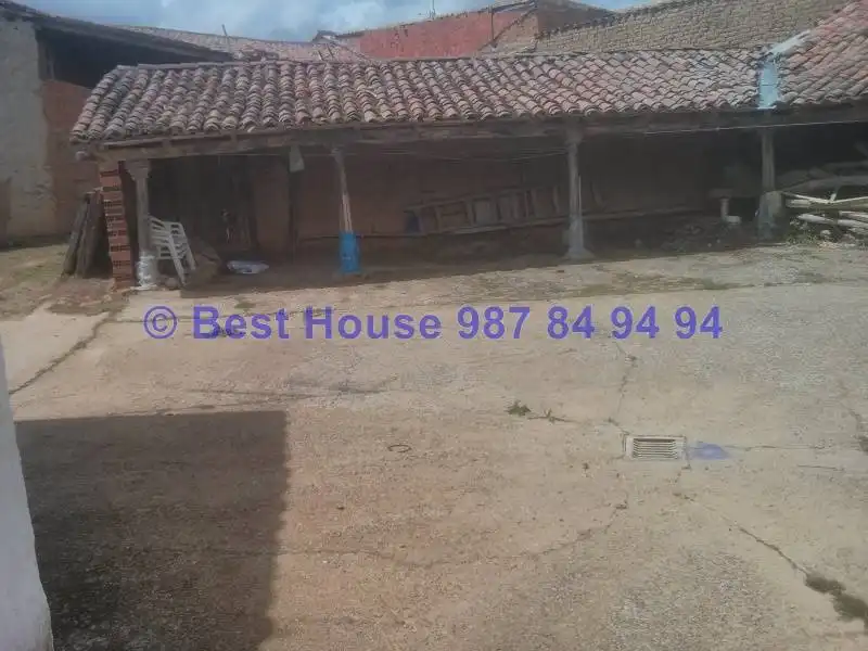 Finca rústica en venda a Valdefresno