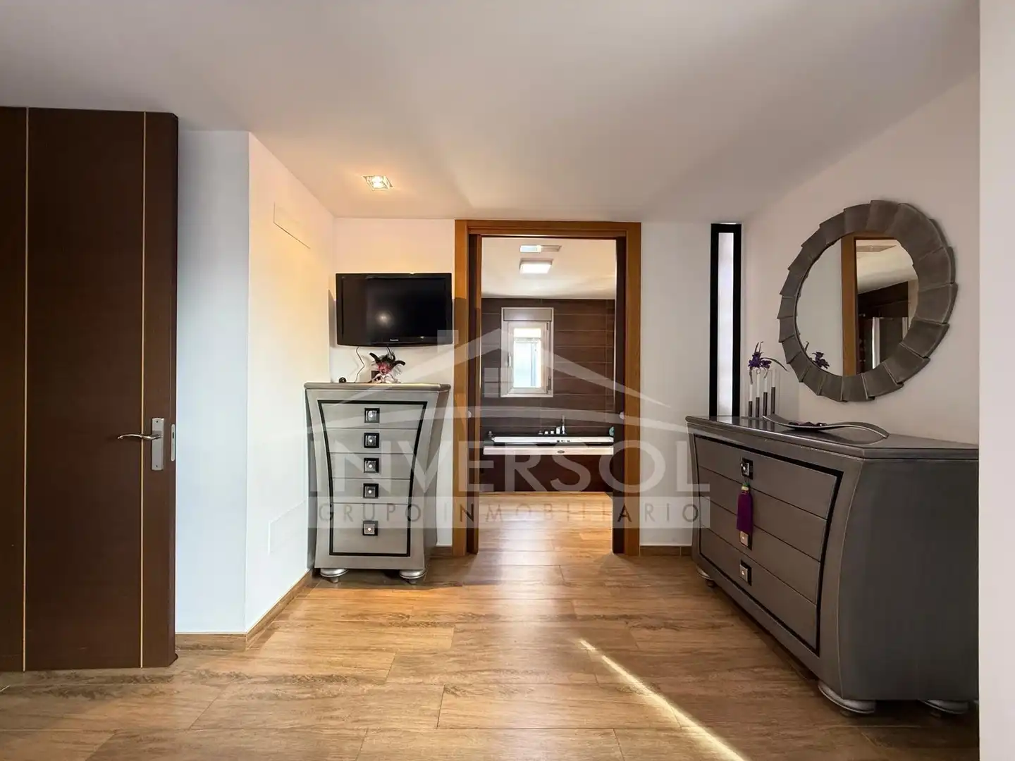 Flat for sale in Adra  with Air Conditioner, Heating and Furnished