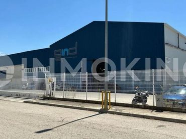 Nau industrial de lloguer a Reyes Católicos