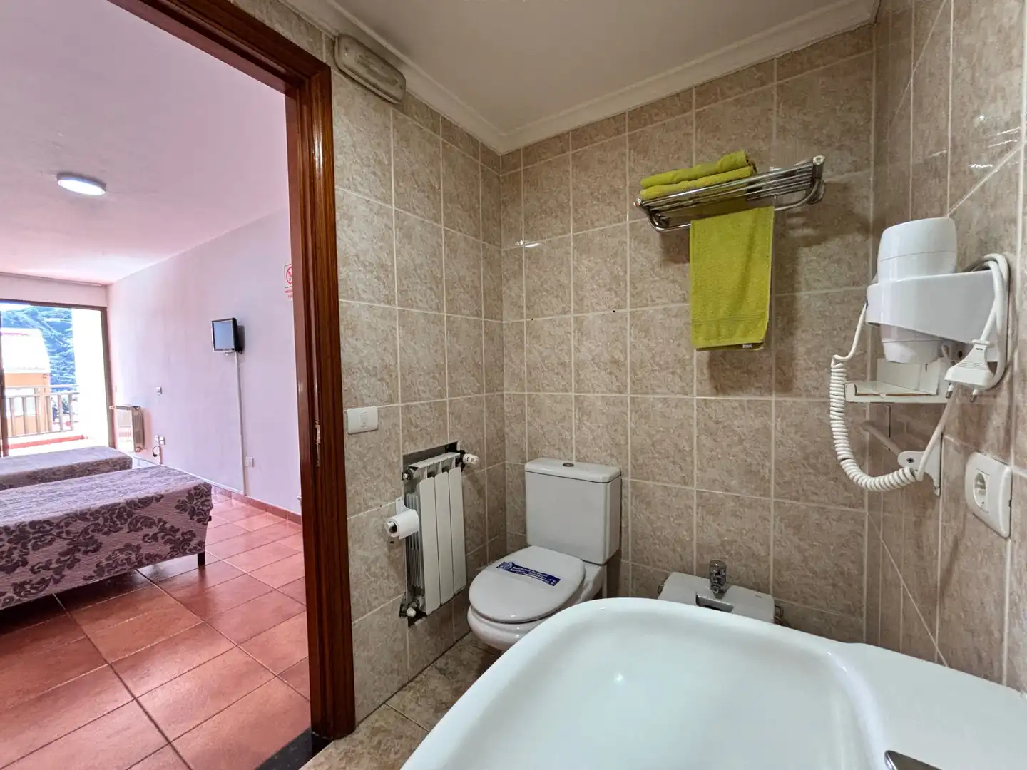 Bathroom of Commercial properties for sale in Teror  with Air Conditioner, Heating and Furnished