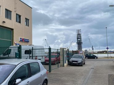 Nave industrielle à vendre à ACERIA