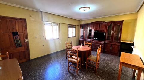 Foto 2 de Casa adosada en venda a El Pinós / Pinoso, Alicante