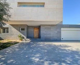 Vista exterior de Casa o xalet en venda en Empuriabrava amb Aire condicionat, Calefacció i Terrassa