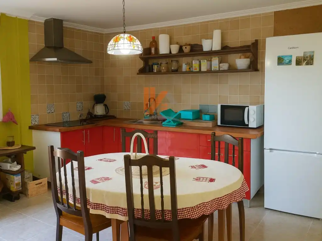 Cuina de Casa o xalet en venda en Santiago de Compostela 