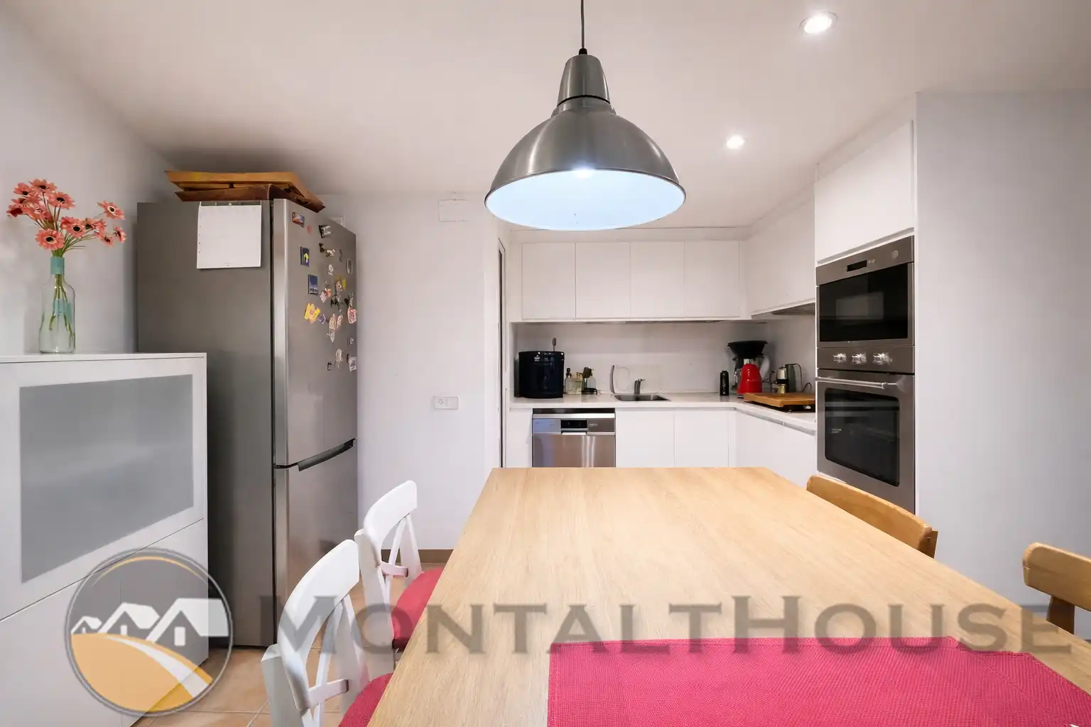 Cocina de Piso en venta en Sant Vicenç de Montalt con Calefacción, Terraza y Piscina comunitaria