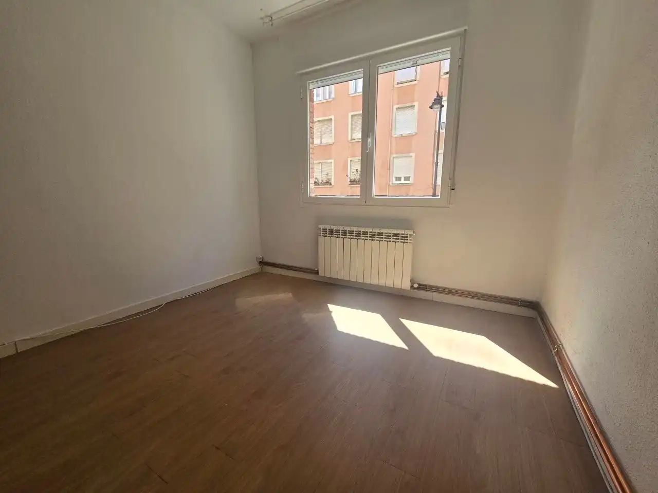 Schlafzimmer von Wohnungen zum Verkauf in  Logroño mit Heizung und Abstellraum