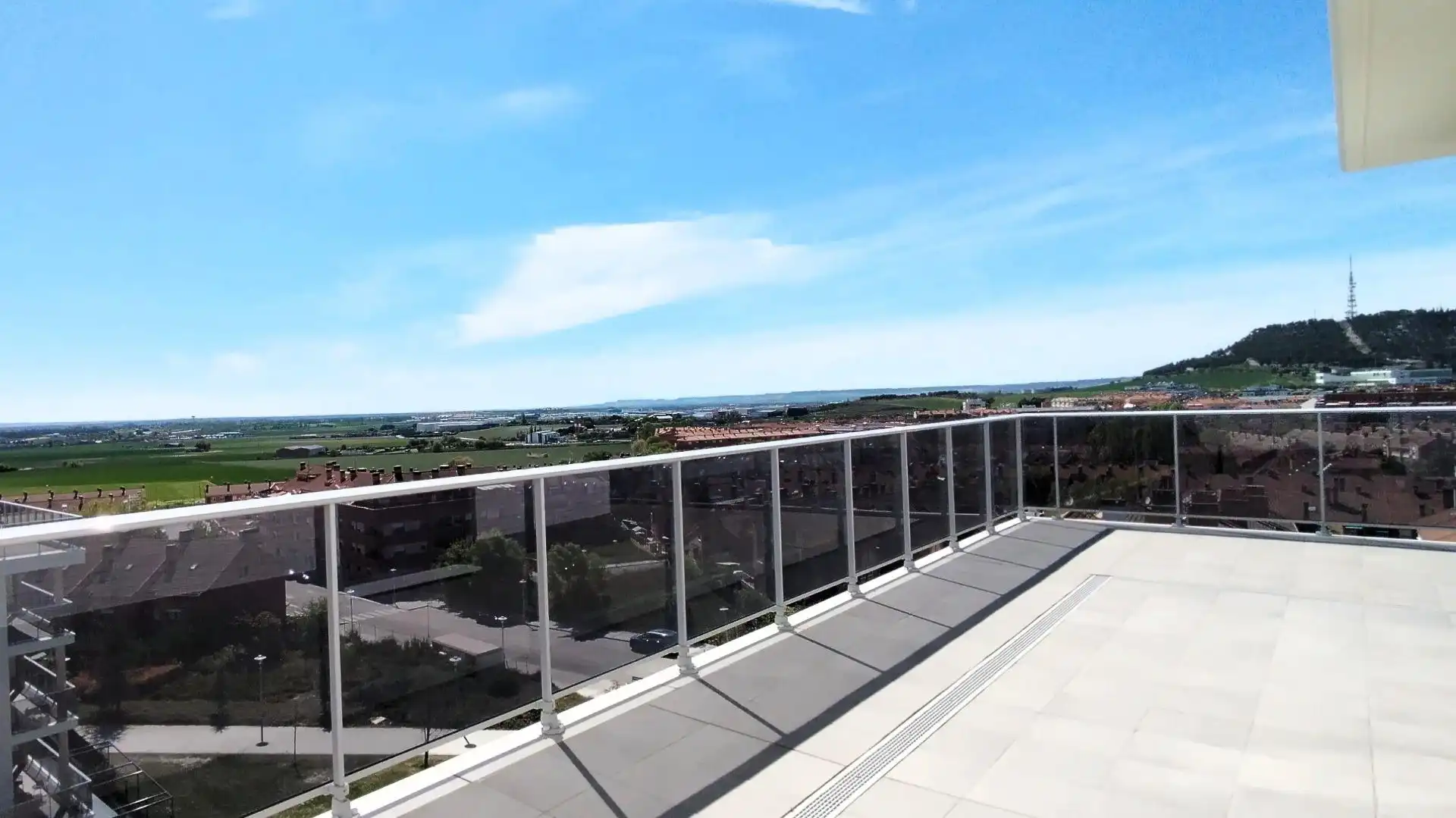 Terraza de Ático en venta en Cistérniga con Terraza, Trastero y Piscina comunitaria