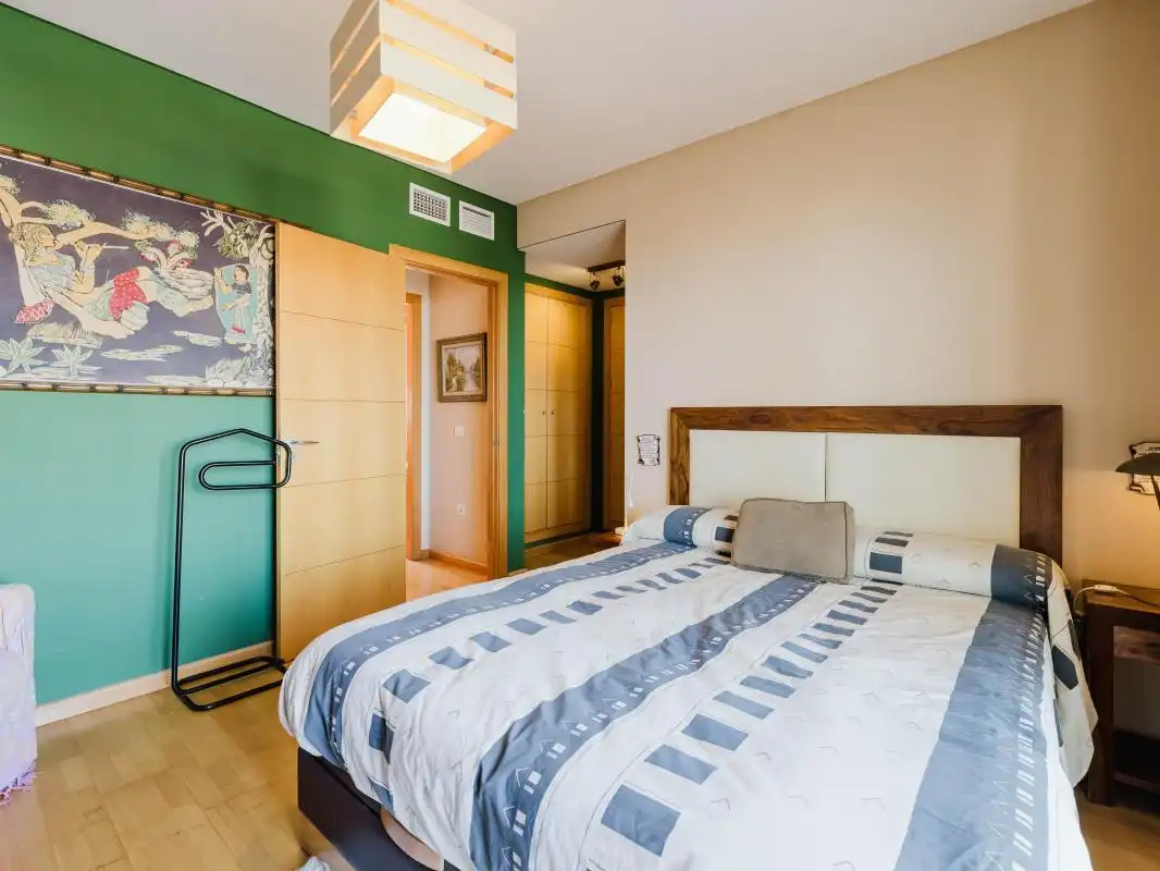 Habitación de Ático en venta en Torremolinos con Aire acondicionado, Calefacción y Jardín privado